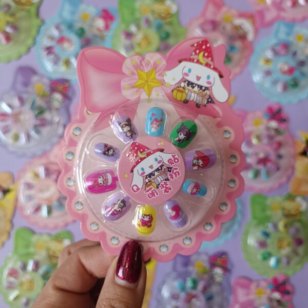 پک ناخن مصنوعی چسب سرخود کرومی و ملودی