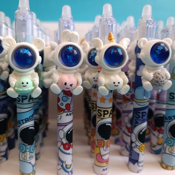 خودکار پاک کن دار فضانورد پیکسل سه بعدی