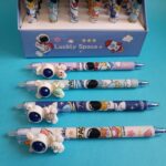 خودکار پاک کن دار فضانورد پیکسل سه بعدی