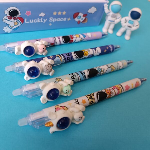 خودکار پاک کن دار فضانورد پیکسل سه بعدی