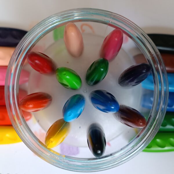 مداد شمعی جادویی 12 رنگ سنگی سطلی