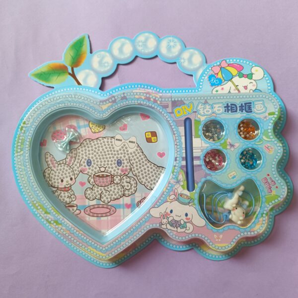 پک هدیه نقاشی الماسی قاب دار و کش مو کرومی و دوستان - تصویر 9