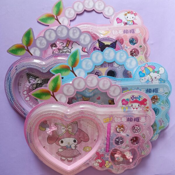 پک هدیه نقاشی الماسی قاب دار و کش مو کرومی و دوستان - تصویر 2